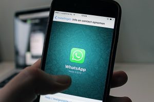 WhatsApp ou E-mail ? Qual é o melhor para seu negócio