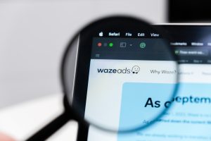 Anunciar no Waze Ads: Guia completo para negócios locais atraírem clientes próximos