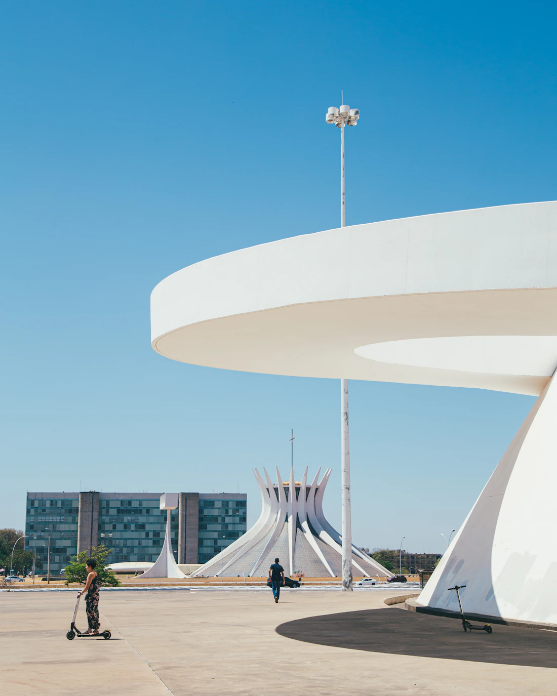 Prédio modernista em Brasília, cidade atendida pela agência de Google Ads da Ledo