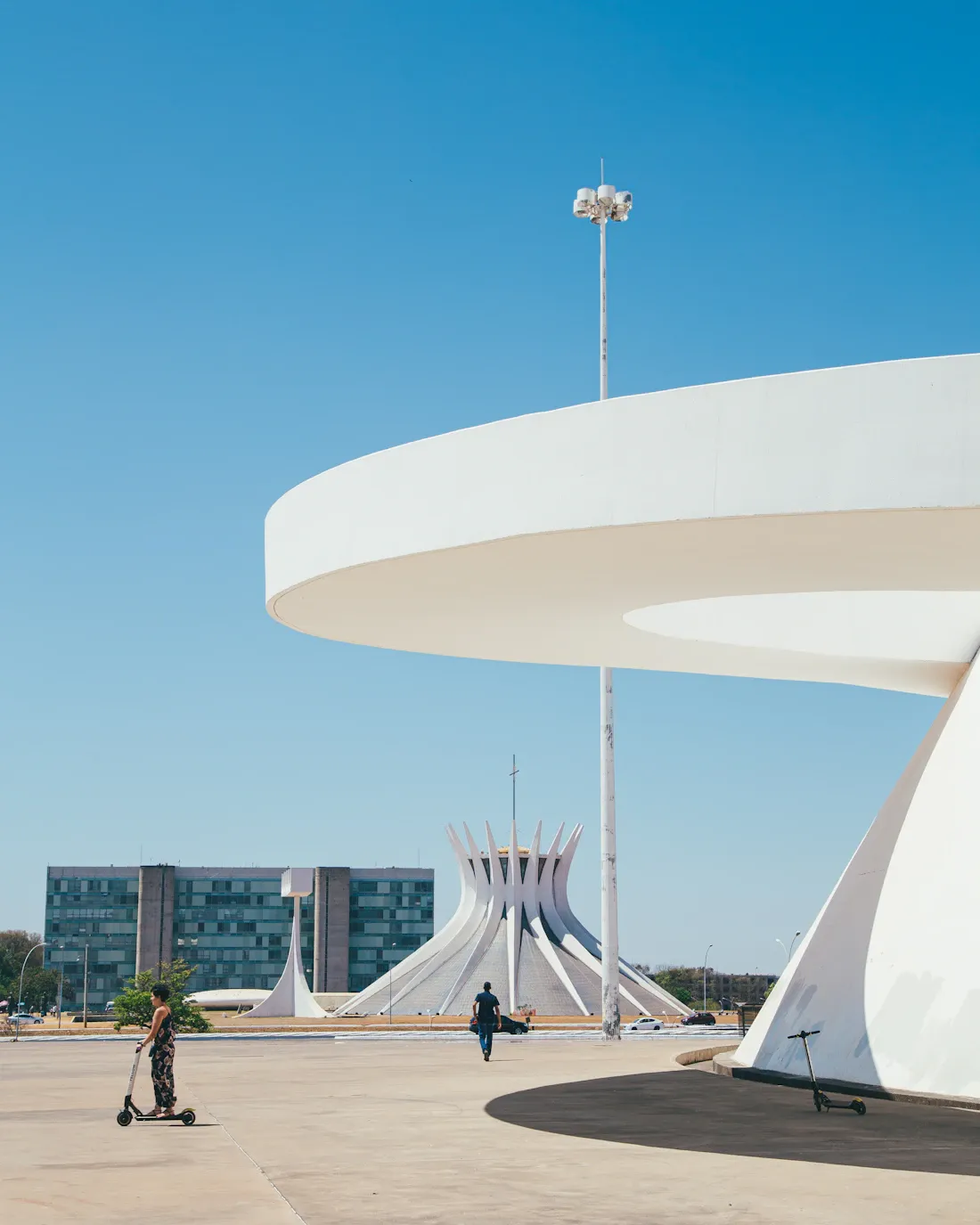 Prédio modernista em Brasília, cidade atendida pela agência de Google Ads da Ledo